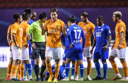 足坛最新爆料新闻视频下载,揭秘球星转会内幕与赛场风云